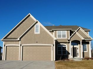 9908 Sunset Dr, Lenexa, KS 66220
