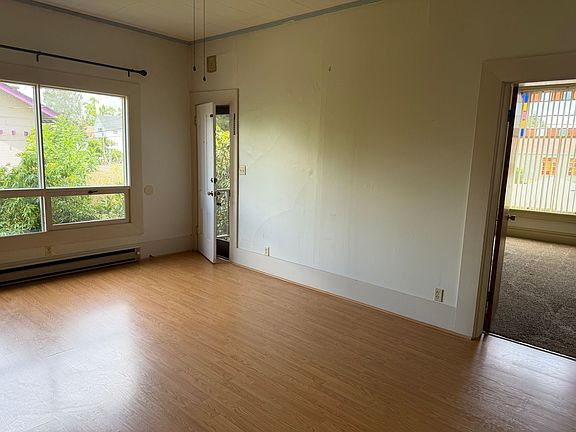 2nd image of 634 Calapooia St SW