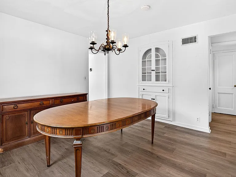 290-92 Louis St #1 — Photo 9