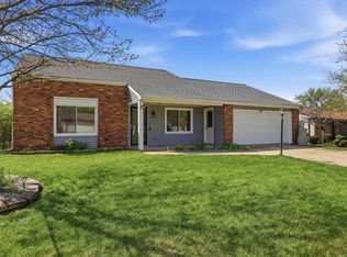 1823 Lima Valley Dr, Fort Wayne, IN 46818