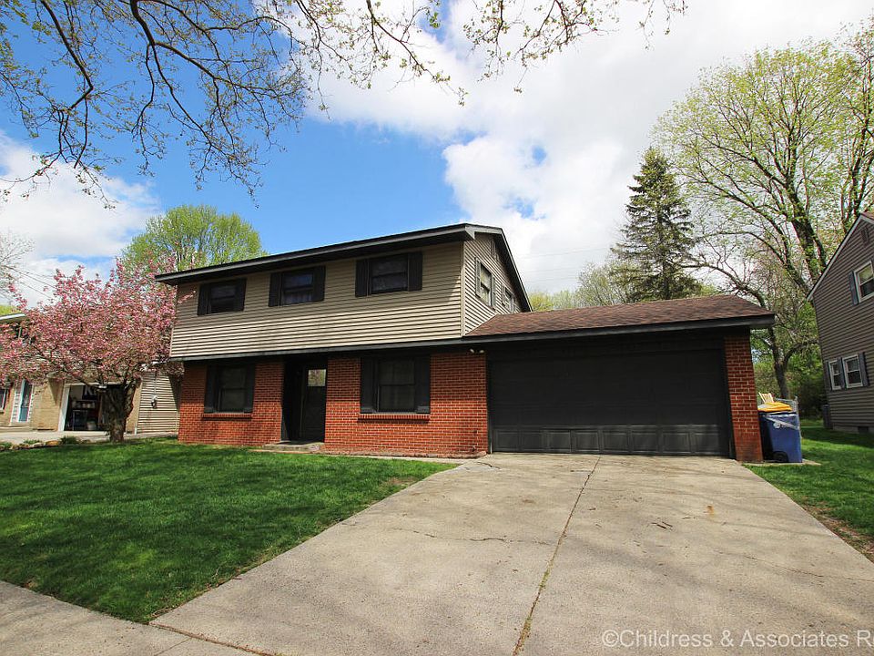 1st image of 2238 Devonshire Dr NE