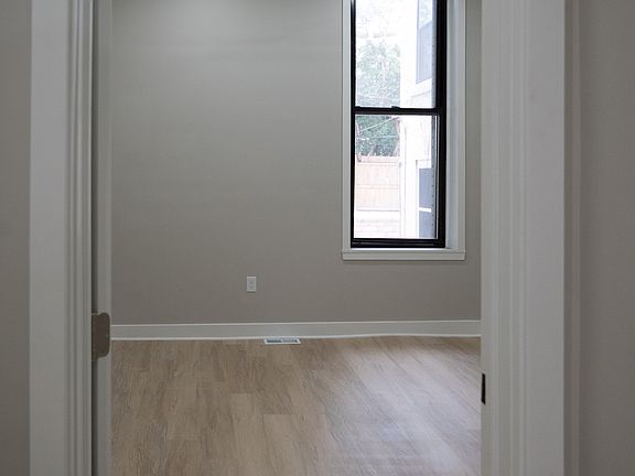 4th image of 3921 Pine St #1F
