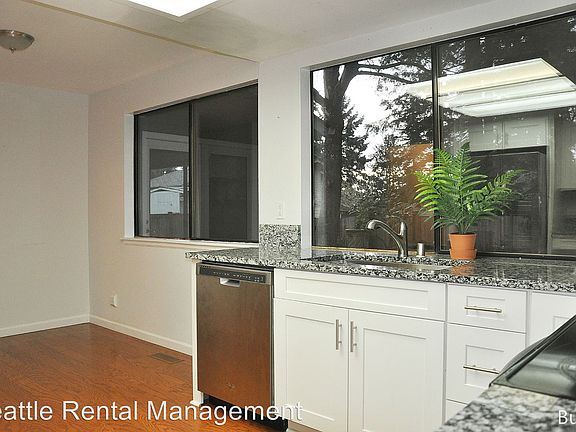 5th image of 14208 93rd Ave NE