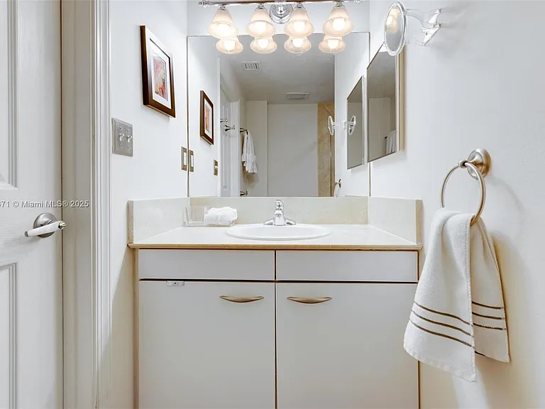 2080 S Ocean Dr #9 — Photo 8