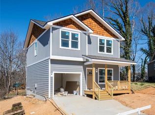 26 Woodbridge Park Dr #13, Asheville, NC 28803