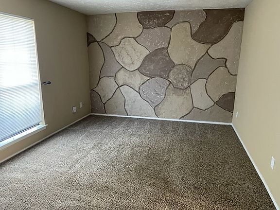 3rd image of 28 W Creek Ln #28