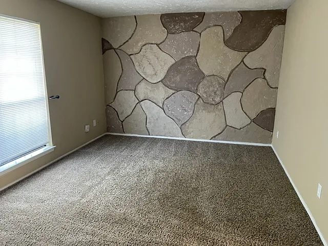 28 W Creek Ln #28 — Photo 3