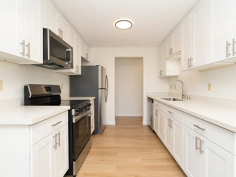 Nordhaven Apartments — Photo 22