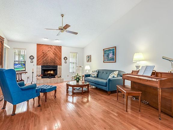 4th image of 1031 Winterhawk Dr