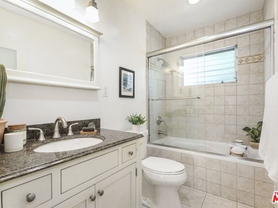 1st image of 1275 Havenhurst Dr APT 4