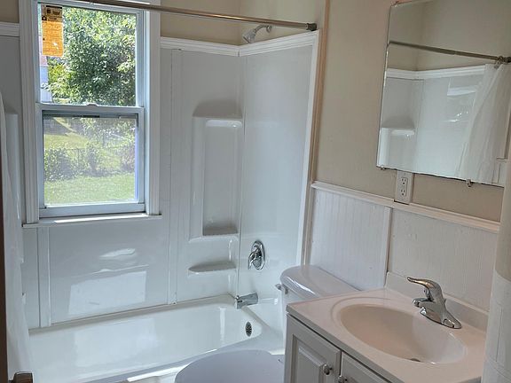 4th image of 289 Atwater Ave
