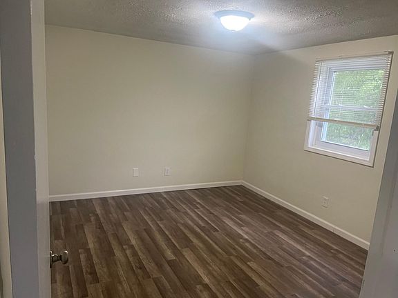 4th image of 1685 Jane Dr #11