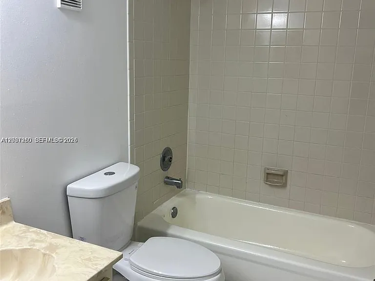8610 N Sherman Cir #504 — Photo 11