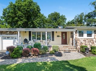 16 Walker Dr, New Providence, NJ 07974