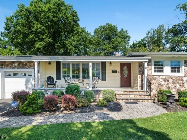 16 Walker Dr, New Providence Boro, NJ 07974