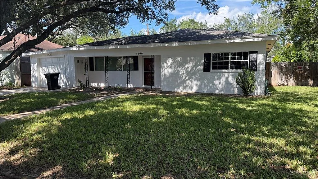 3 bed, 2.0 bath, 1606 sqft, $1,600 — Photo 3