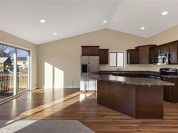 5th image of 1308 Joshua Ct SE