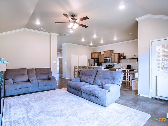 5th image of 1004 Damascus Dr