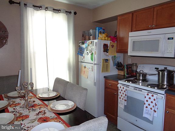 5th image of 344-346 W 1st Ave