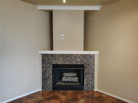 5th image of 1262 N Iron Horse Dr
