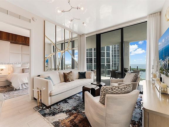 4th image of 2831 S Bayshore Dr Unit 1502
