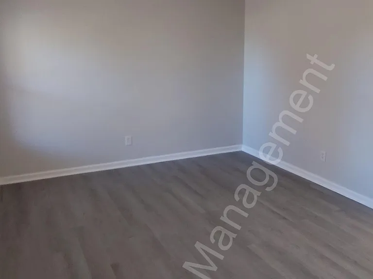 107 Loraine Rd — Photo 14