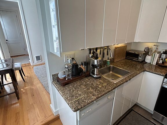 3rd image of 558 Filbert St #562-A-10