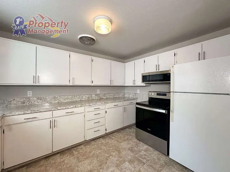 1133 W Howe St #5 — Photo 7