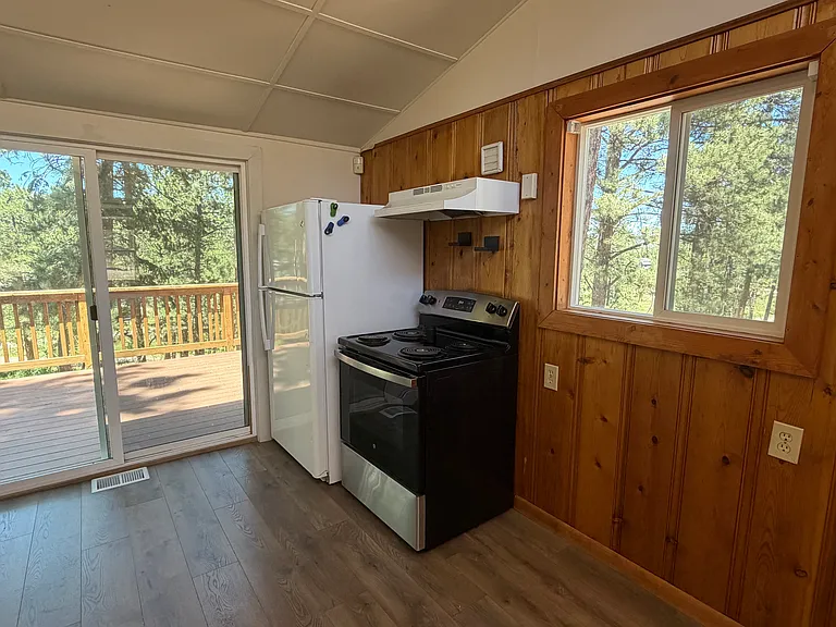 5547 Lee Dr — Photo 12