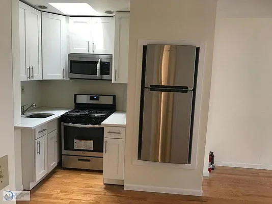 Rented by Oxford Property Group | media 4