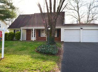 4311 Pergate Ln, Fairfax, VA 22033