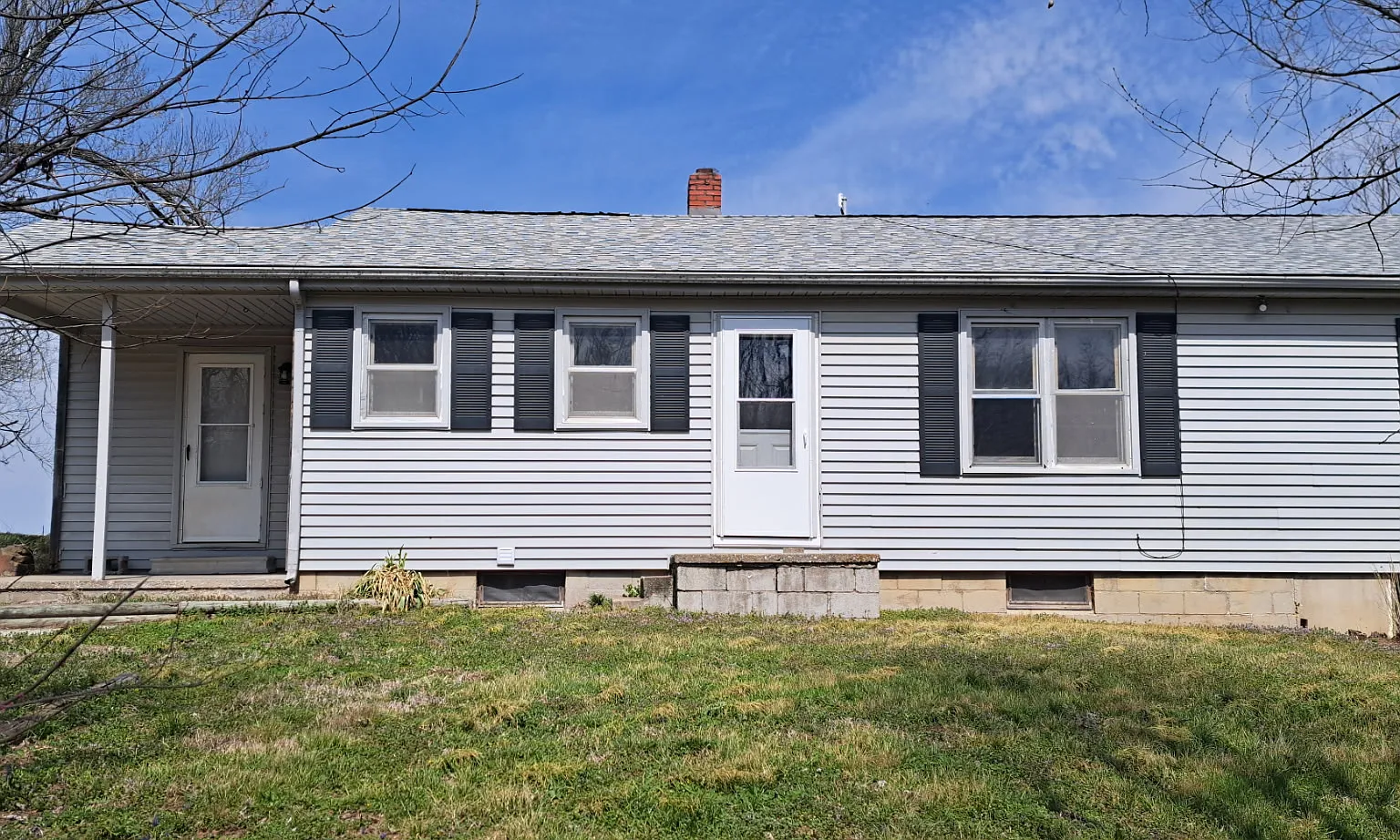 3 bed, 1500 sqft, $1,350 — Photo 1