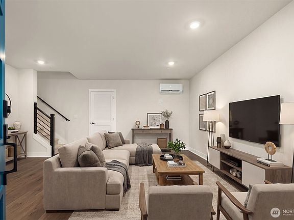 3rd image of 14342 1st Avenue NE #52-C