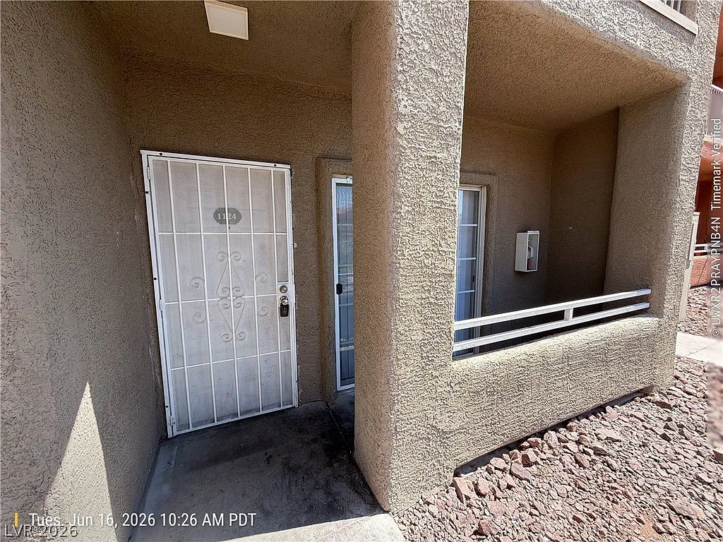 3 bed, 2.0 bath, 1159 sqft, $1,250 — Photo 2