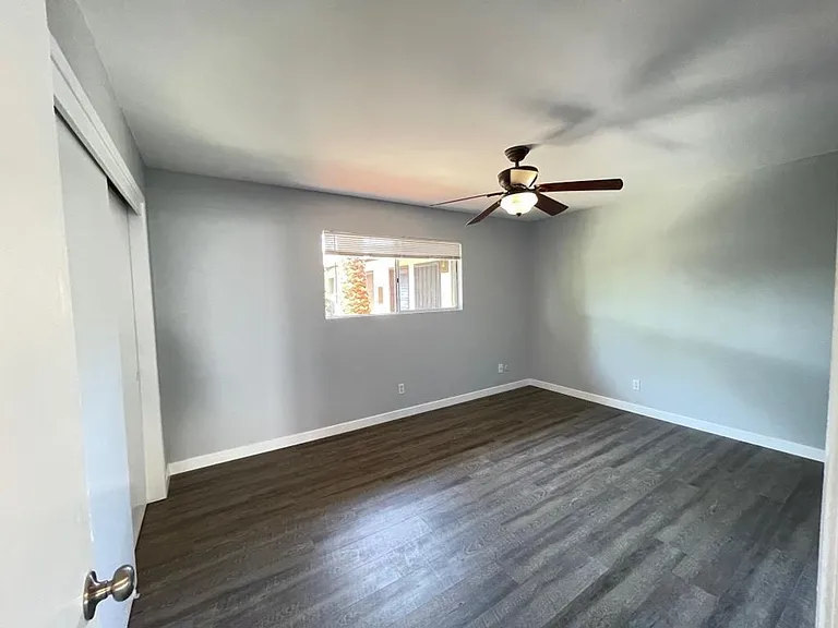 1302 Arlington Pl — Photo 10