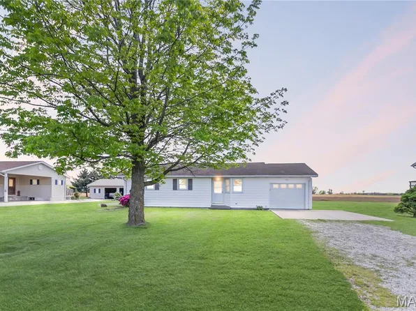 1914 W County Rd, Jerseyville, IL 62052