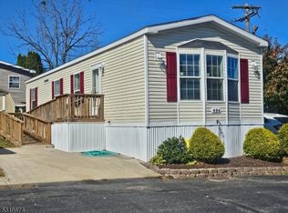 484 Kenbury Rd, Somerville, NJ 08876