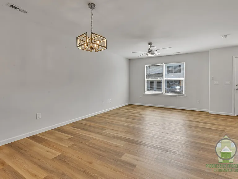 3 Wofford Pine Dr — Photo 2