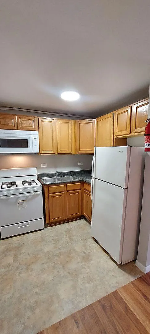 Marquette Apartments West — Photo 2