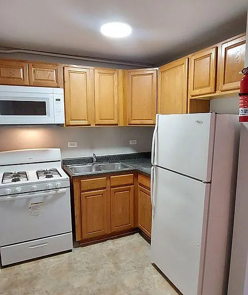 Marquette Apartments West — Photo 2