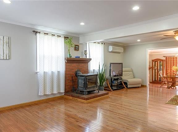 3rd image of 1638 Lansdale Ave