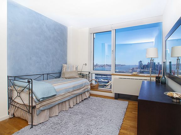 5th image of 635 W 42nd St APT 28E