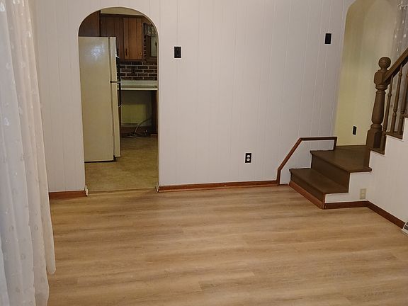 2nd image of 1748 Chester Ave