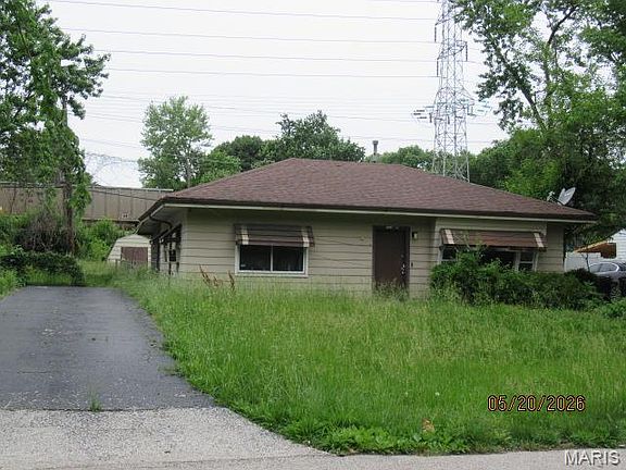 2nd image of 11947 Bridgevale Ave
