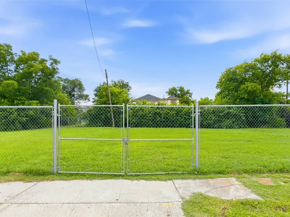2801 Medill St, Dallas, TX 75215