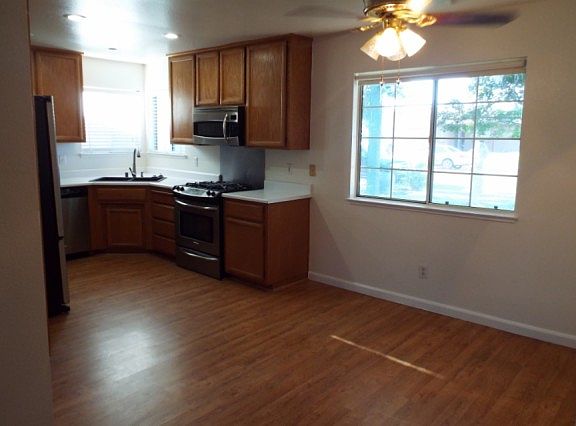 3rd image of 16573 W Delhi Ave