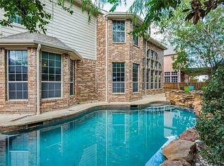 9033 Jasmine Ln, Irving, TX 75063