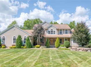 13006 Meadowwood Dr, Chardon, OH 44024