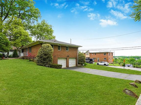 3rd image of 65 Manor Ct