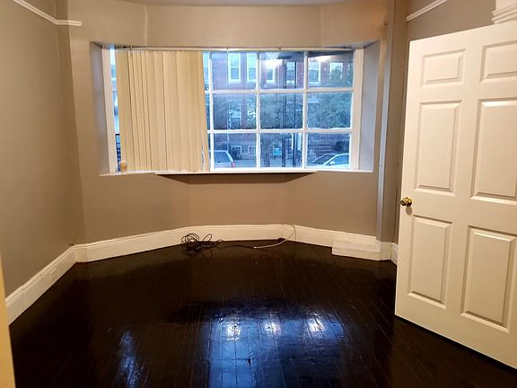 5th image of 54 Clarke Ave #1